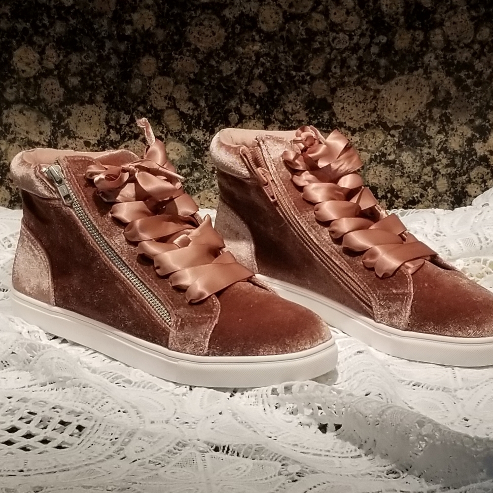 Mossimo sneakers
